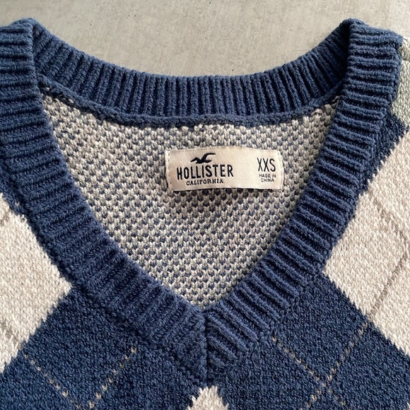 Hollister Argyle Sweater Vest - Picture 11 of 16